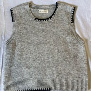 By Together Gray Sleeveless Sweater/wool